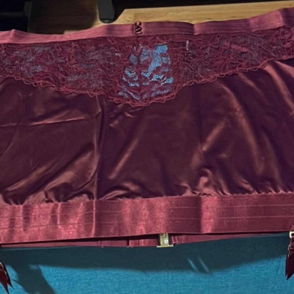 Torrid Garter skirt